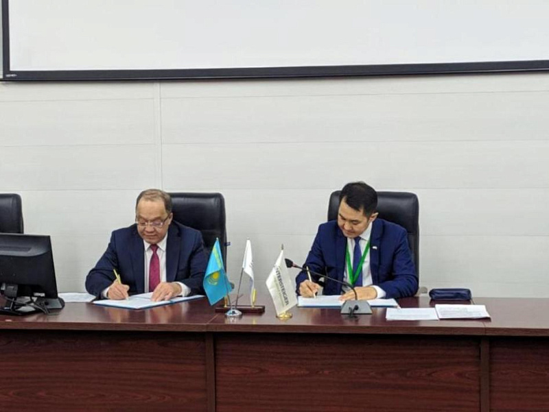 Подписание меморандума о сотрудничестве между НАО “НАНОЦ” и компанией “Astana Business Group BM LTD”. 